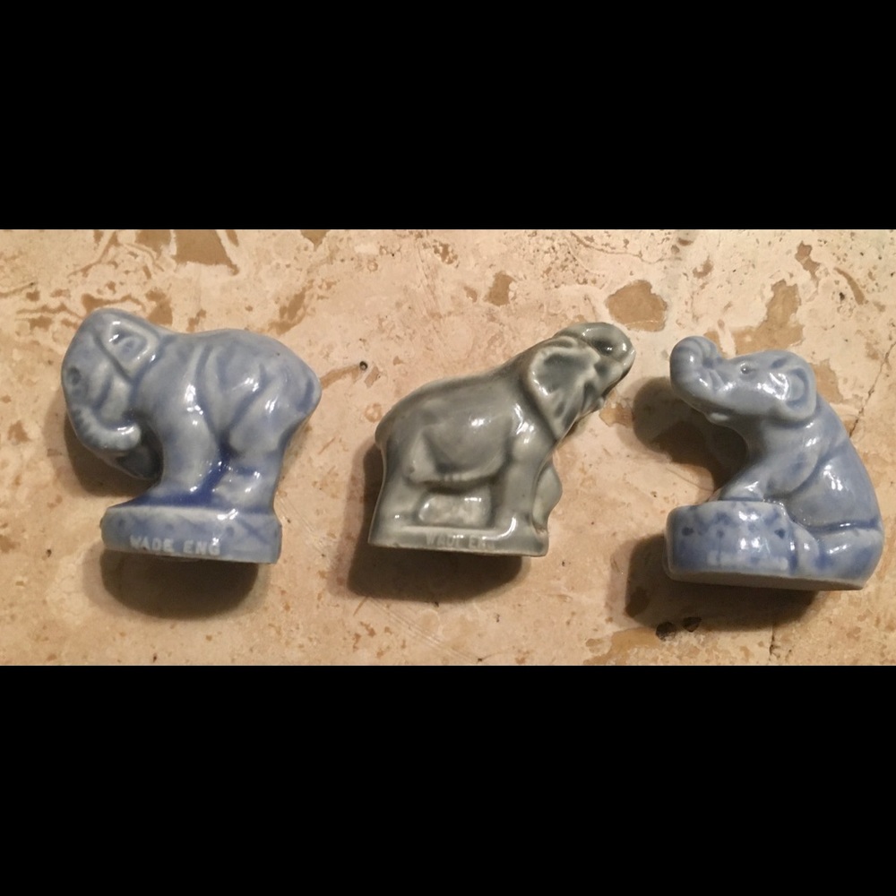 Wade red rose England figurines elephants set 3